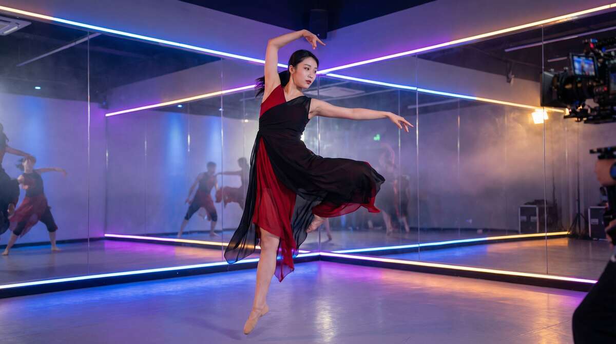 17c一起草舞蹈视频表演